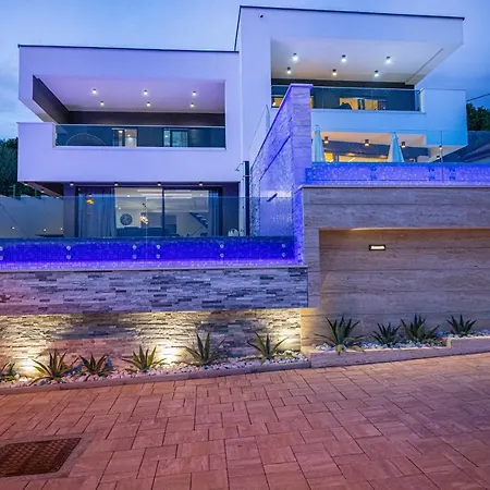 Marassi With Heated Pool, Hot Tub And Sauna Villa *
