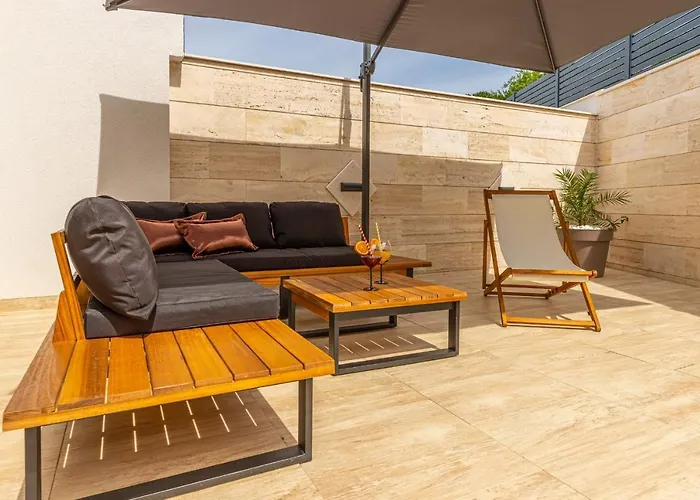 Marassi With Heated Pool, Hot Tub And Sauna * Crikvenica