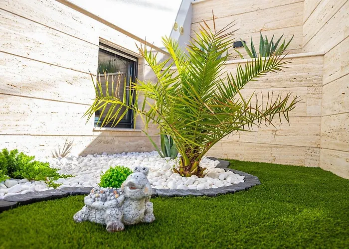 Villa Marassi With Heated Pool, Hot Tub And Sauna