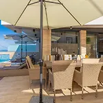 Villa Marassi With Heated Pool, Hot Tub And Sauna *