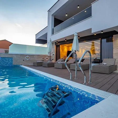 Marassi With Heated Pool, Hot Tub And Sauna * Crikvenica