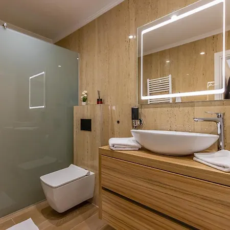 Villa Marassi With Heated Pool, Hot Tub And Sauna Crikvenica