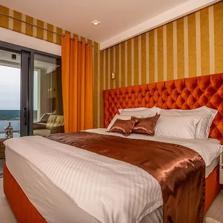 Marassi With Heated Pool, Hot Tub And Sauna Crikvenica