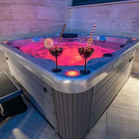 Marassi With Heated Pool, Hot Tub And Sauna