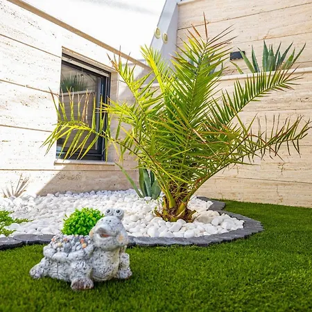 Vilă Marassi With Heated Pool, Hot Tub And Sauna