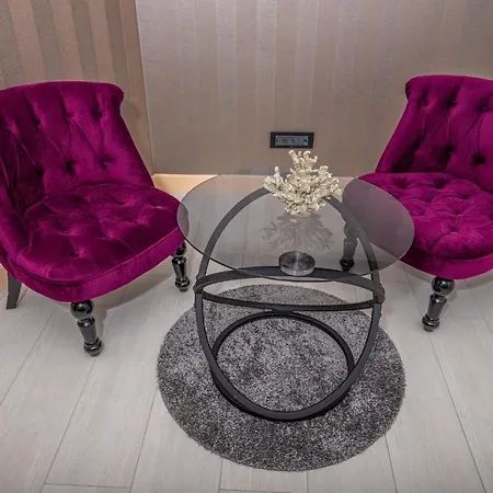 Vilă Marassi With Heated Pool, Hot Tub And Sauna