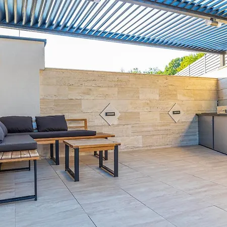 Marassi With Heated Pool, Hot Tub And Sauna Crikvenica