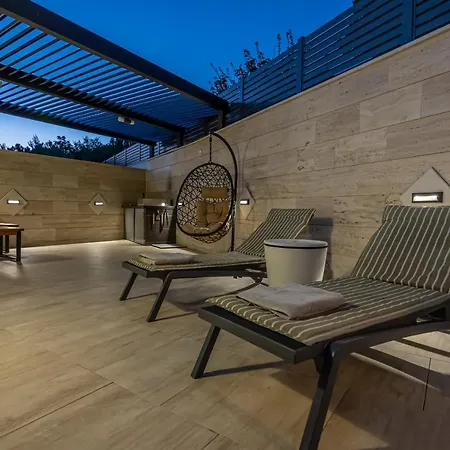 Marassi With Heated Pool, Hot Tub And Sauna Vilă *