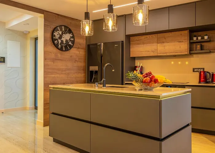 Villa Marassi With Heated Pool, Hot Tub And Sauna