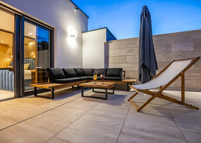Vilă Marassi With Heated Pool, Hot Tub And Sauna Crikvenica